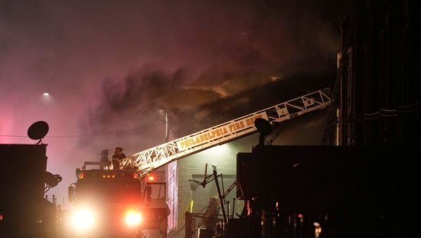 7 killed, including 1 in a car, 19 people injured in Philadelphia medical jet crash