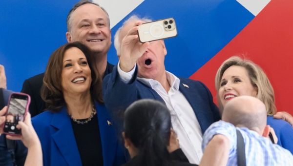 Harris reacts to Trump personal attacks while on Pennsylvania bus tour