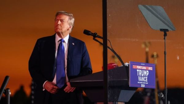 Donald Trump raises eyebrows with off-colour remarks about Arnold Palmer's anatomy