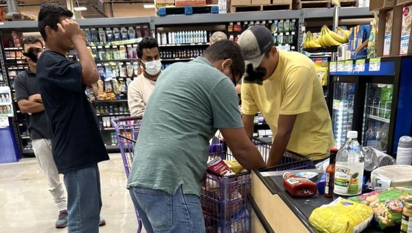 Texas sends busload of 42 migrants to Los Angeles