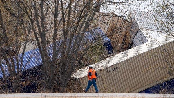 Train derails in Wisconsin, south of De Soto in Crawford County along Mississippi River