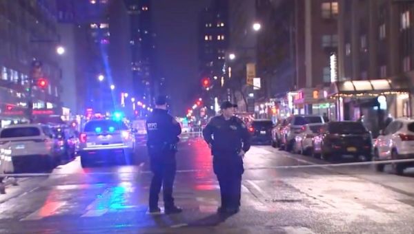 NYPD officers injured, suspect shot near New Year’s Eve event