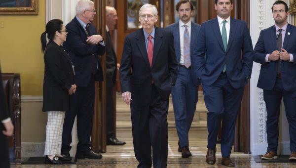 McConnell addresses health in first GOP senators meeting since freezing episode