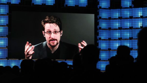 Edward Snowden swears allegiance to Russia, gets passport