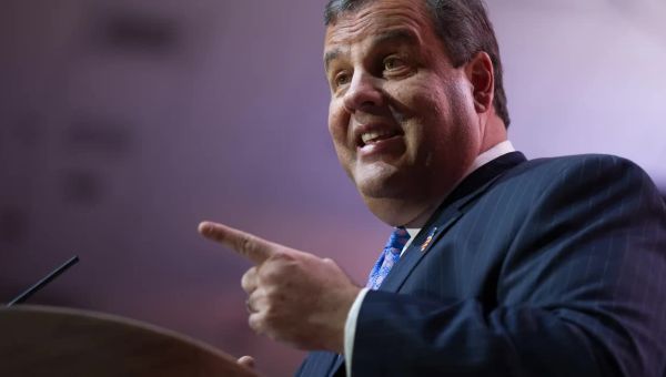Former NJ Gov. Chris Christie files paperwork to run for president