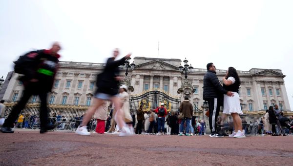 Man arrested outside Buckingham Palace ahead of coronation