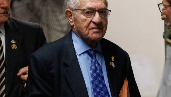 Dershowitz to Newsmax: Harvard Will Lose in Supreme Court