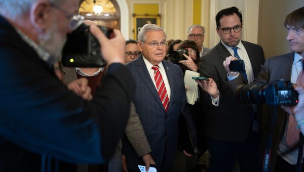 Sen. Menendez faces new charges in bribery case
