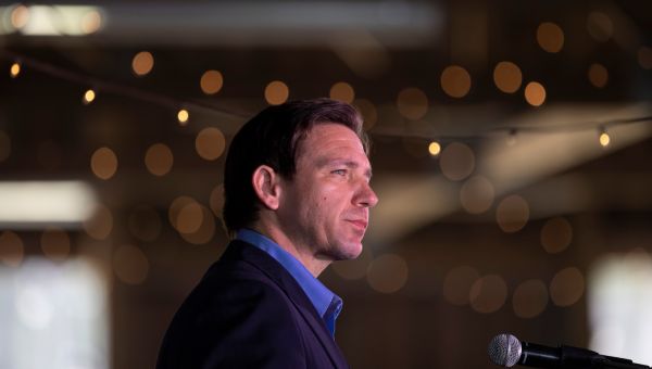 Spurned by many moderates and MAGA: How DeSantis’s coalition has deflated
