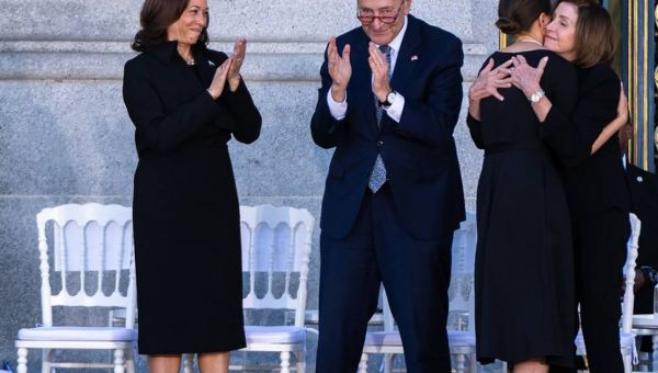 VP Kamala Harris, other VIPs remember Sen. Feinstein