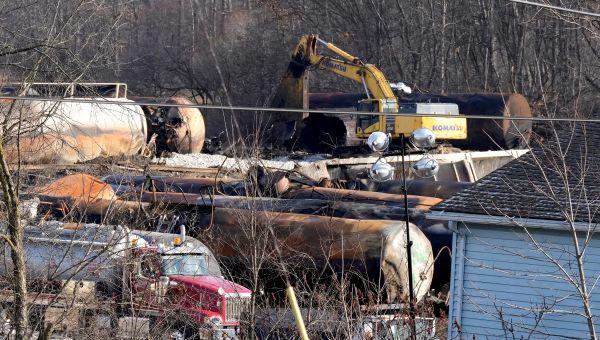 East Palestine train derailment updates: Chemical plume moves toward Huntington, West Virginia