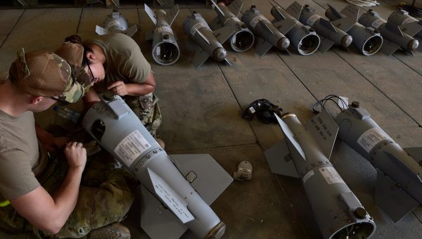 Russian jamming may have hamstrung a US-made bomb kit being used in Ukraine, leaked documents say