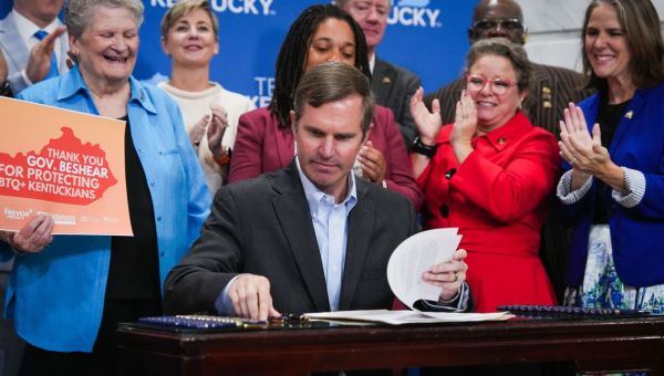 LGBTQ+ Kentuckians Cheer as Beshear Bans ‘Conversion Therapy’ for Kids | Common Dreams