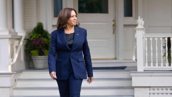 Buses of migrants dropped outside Kamala Harris’ home in freezing temperatures on Christmas Eve, reports say
