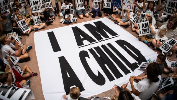 Federal judge approves settlement barring migrant family separations