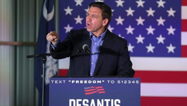 Tonys presenter mocks DeSantis: ‘the current grand wizard’ of Florida