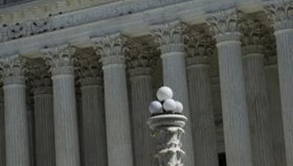 Supreme Court Extends Block on Quick Deportations of Venezuelans