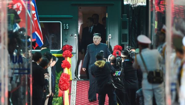 What we know about Kim Jong Un's train -- a slow-moving bulletproof fortress