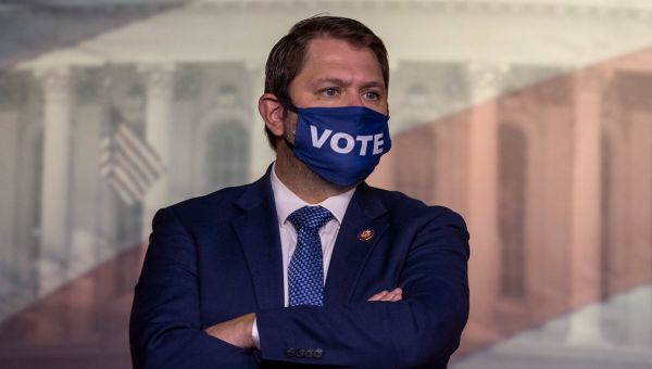 Early announcement gives Gallego jump on potential 3-way Senate race