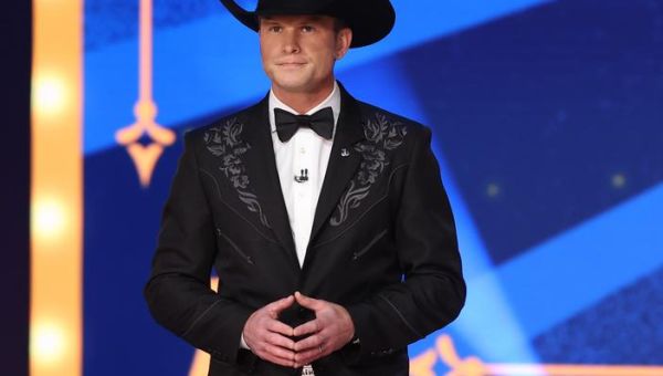 Trump to nominate Fox News host Pete Hegseth to be defense secretary