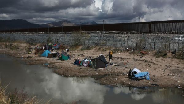 Federal judge rules that migrant children in desert camps need to be in safe and clean facilities | CNN Politics