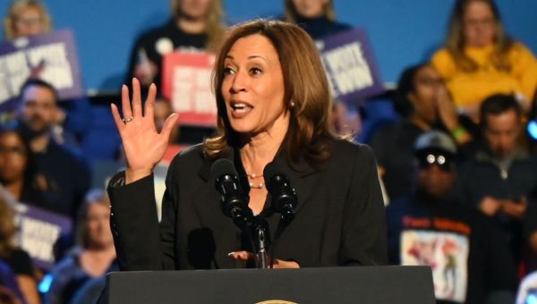 Shocking new Iowa poll shows Harris beating Trump by 3 points in the Hawkeye State