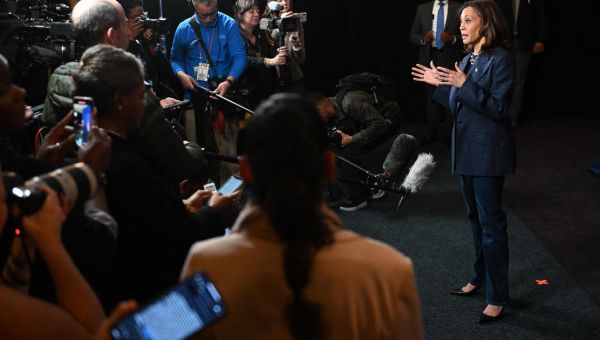 Harris shares closing message to Arab American voters during Detroit campaign stop