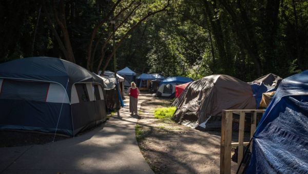 Supreme Court to Review Case on Homeless Residents Sleeping in Public