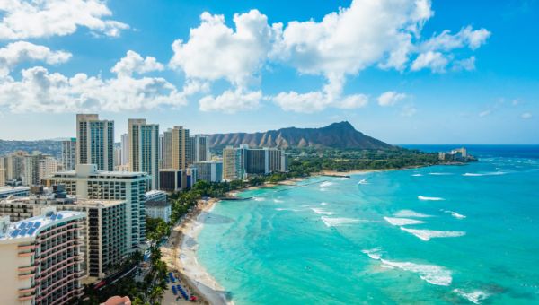 Hawaii Announces Executive Order That Will Protect Those Traveling For Abortion Procedures