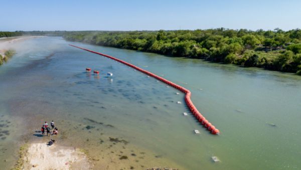 Court Overturns Order to Remove Texas' Rio Grande Barrier