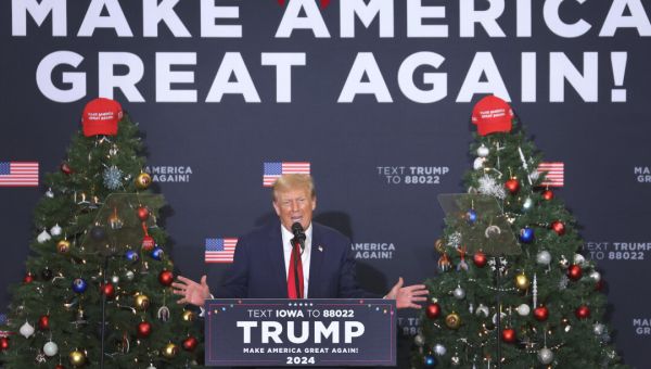 Trump Kicks Off Iowa ‘Blitz,’ Looking to Clinch First GOP Contest
