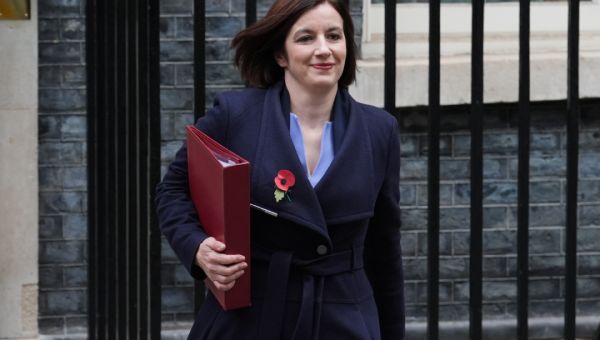 University Tuition Fees to Rise to £9,535 a Year