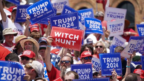 Massive Crowd Comes to Small Town to Support Trump Despite Indictment