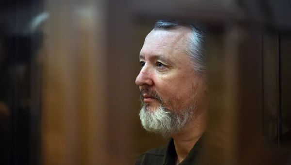 Ex-Russian commander mounts presidential run against Putin