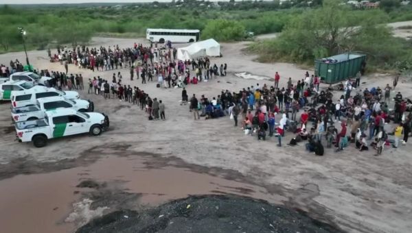 Texas National Guard Seizes Control of Key Migrant Processing Area, Blocks Border Patrol From Accessing