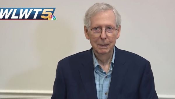 Alarming video shows Mitch McConnell, 81, freeze up a second time while speaking to reporters
