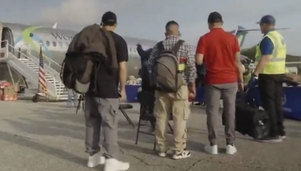 Homeland Security Conducts First Voluntary ‘Self-Deport’ Flight * 100PercentFedUp.com * by Danielle