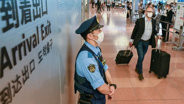 Japan Tightens Border Controls for Travelers From COVID-Hit China as Accurate Data Obscured