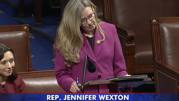 A neurological disease stole Rep. Jennifer Wexton’s voice. AI helped her get it back.