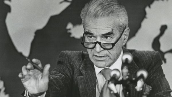 Bernard Kalb, journalist and commentator, dies at 100  – Portland Press Herald