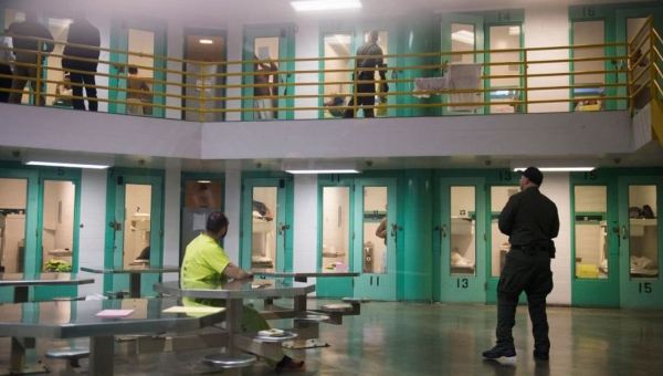 Louisiana GOP lawmakers advance bill similar to Texas’ that would allow police to arrest, detain illegal immigrants | Blaze Media