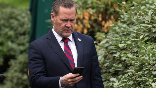 Photo Shows Mike Waltz Using Signal in Tuesday’s White House Cabinet Meeting