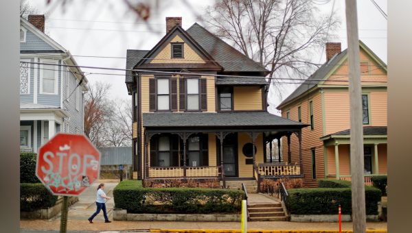 Officials credit good Samaritans with helping stop attempted arson at Martin Luther King’s birth home in Atlanta – Boston News, Weather, Sports | WHDH 7News