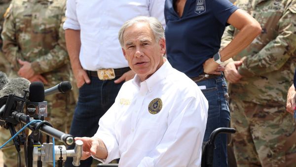 Greg Abbott sent migrant bus to LA in the middle of tropical storm Hilary