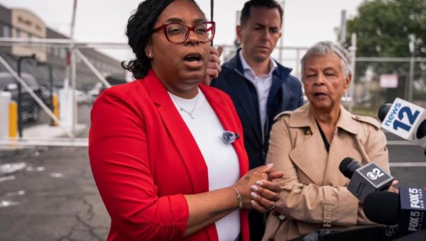Dem Rep. LaMonica McIver charged over chaotic Newark ICE detention...