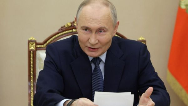 Putin is playing ‘nuclear blackmail’ and threats are BLUFF, ex-Russia PM says