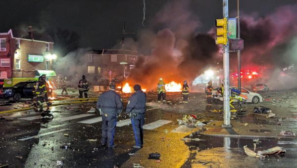 Watch live: Plane crash in Philadelphia, 6 people on board; multiple houses on fire, massive emergency response