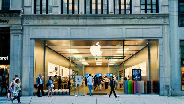 More Than 50 Arrested as Mobs of Masked Young People Ransack Stores in Philadelphia’s Center City