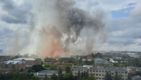 Factory producing military equipment explodes near Moscow