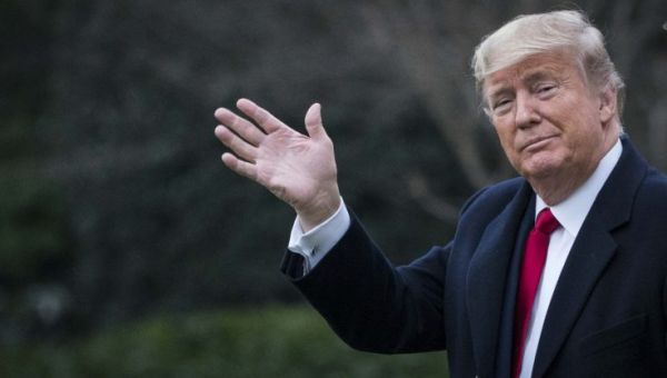 Trump Admin Replaces Biden's Migrant Entry App With a Migrant Self-Deportation App